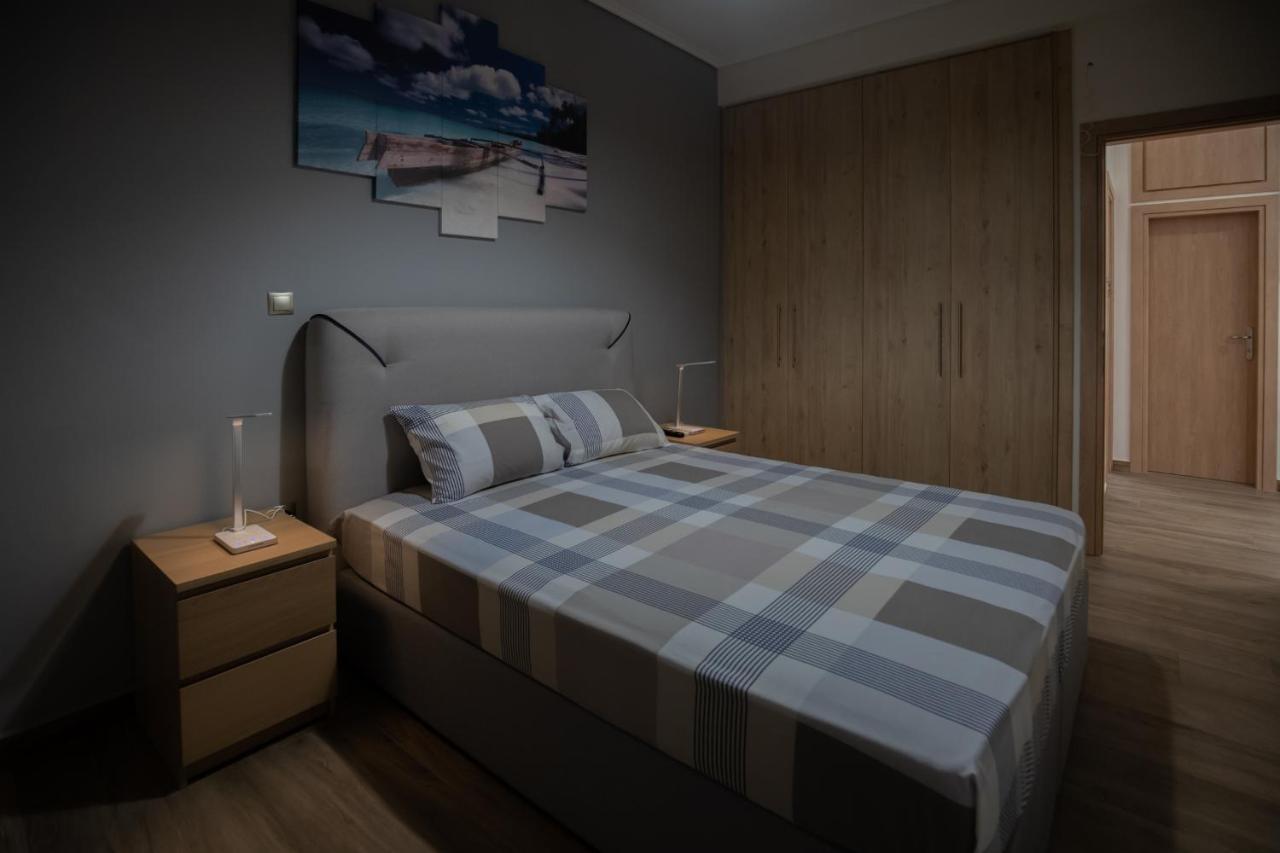 Max Blue Apartment, A Stay Like No Other Piraeus Exterior photo
